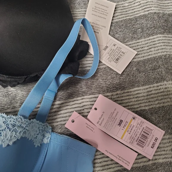 Elegant Black and Blue Lace Trim Bras - Picture 3 of 8